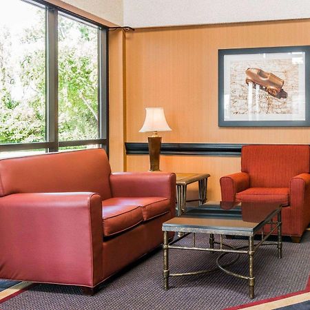 Quality Inn Auburn Hills - Detroit North Экстерьер фото