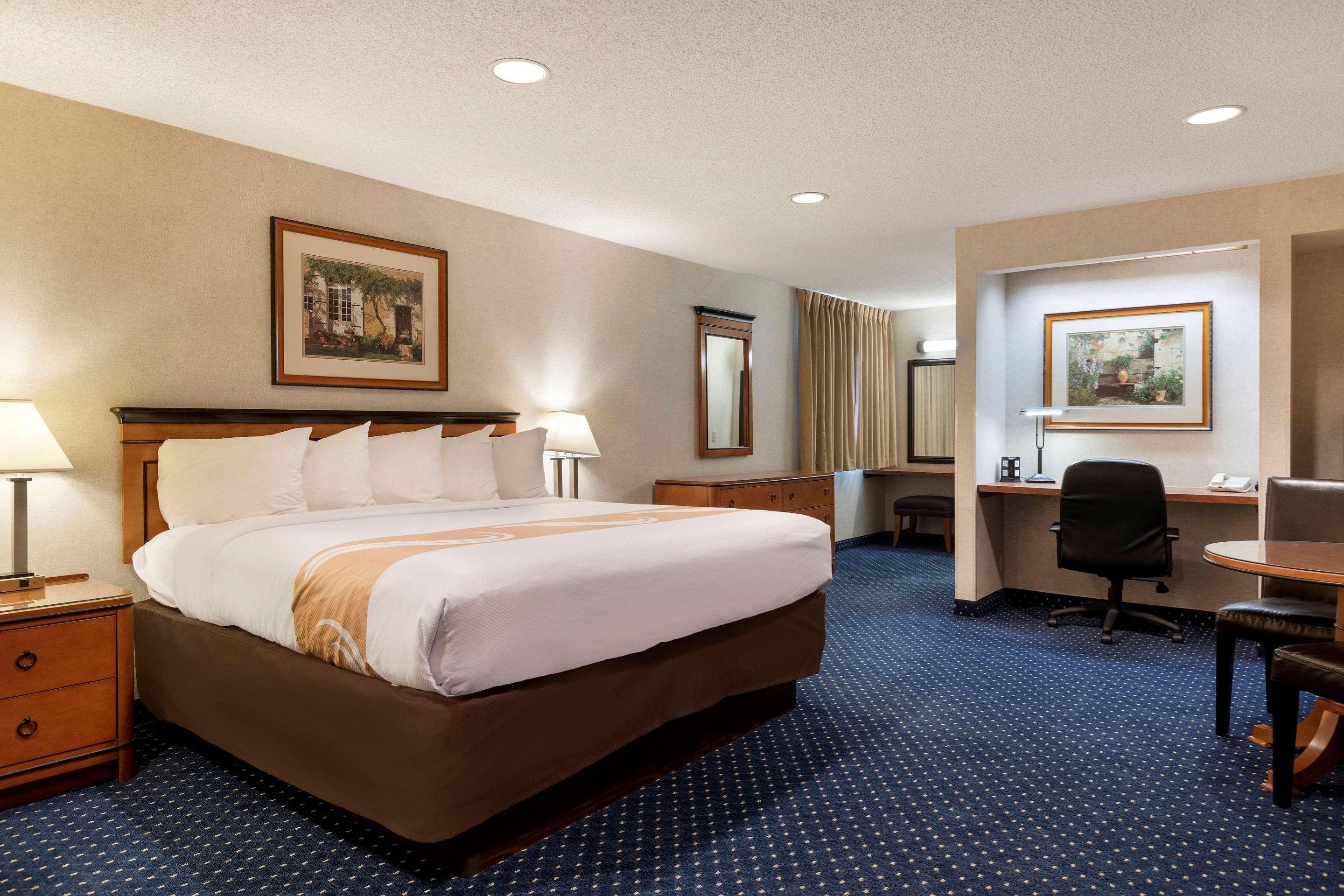 Quality Inn Auburn Hills - Detroit North Экстерьер фото
