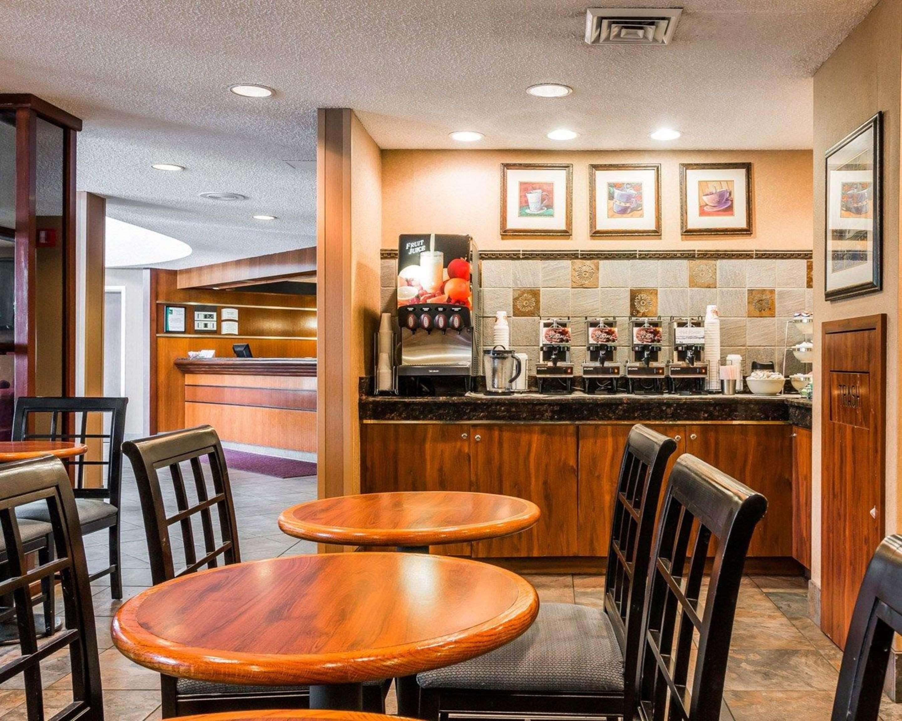 Quality Inn Auburn Hills - Detroit North Экстерьер фото