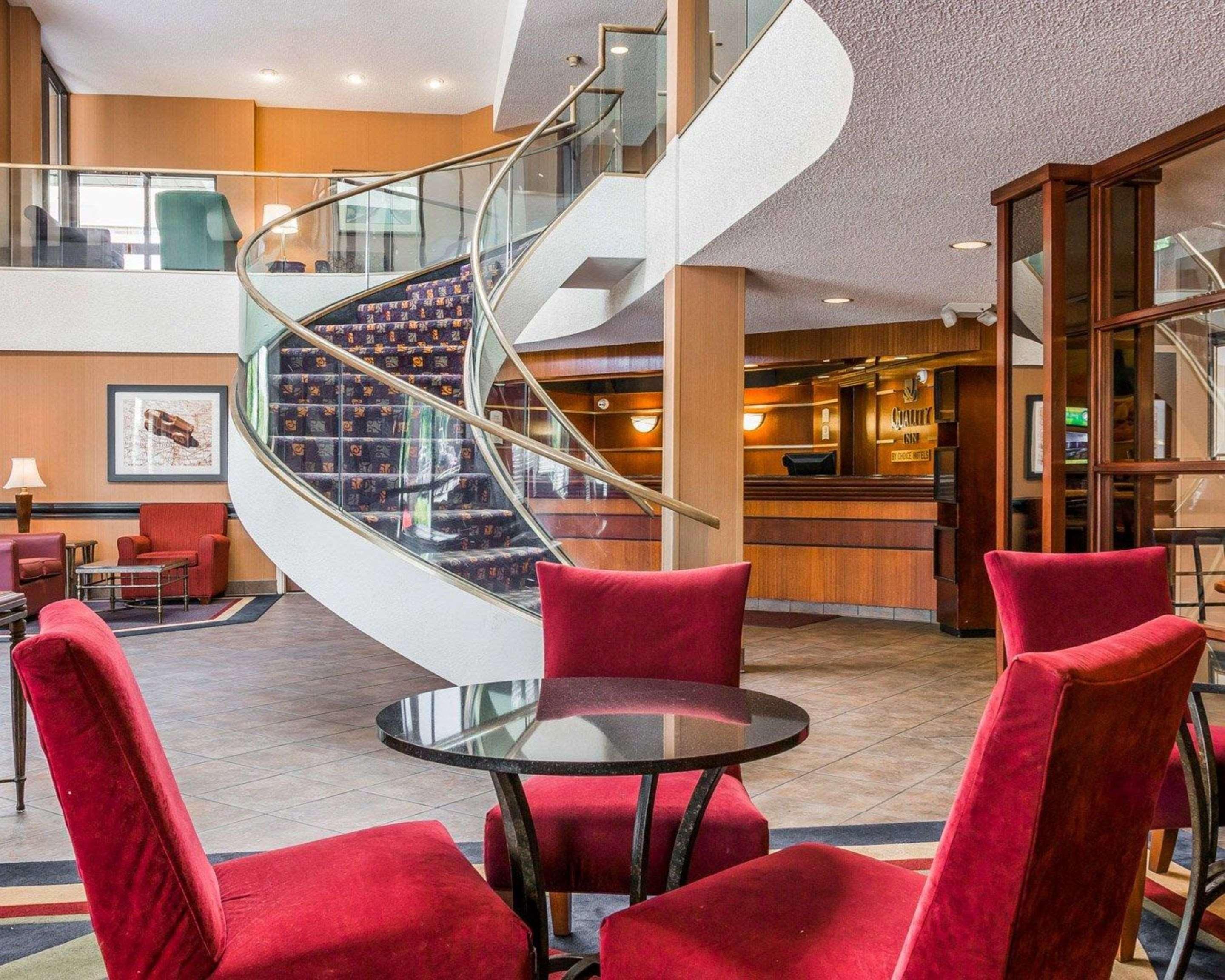 Quality Inn Auburn Hills - Detroit North Экстерьер фото