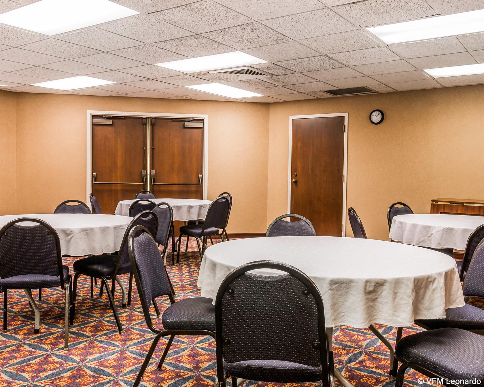 Quality Inn Auburn Hills - Detroit North Экстерьер фото