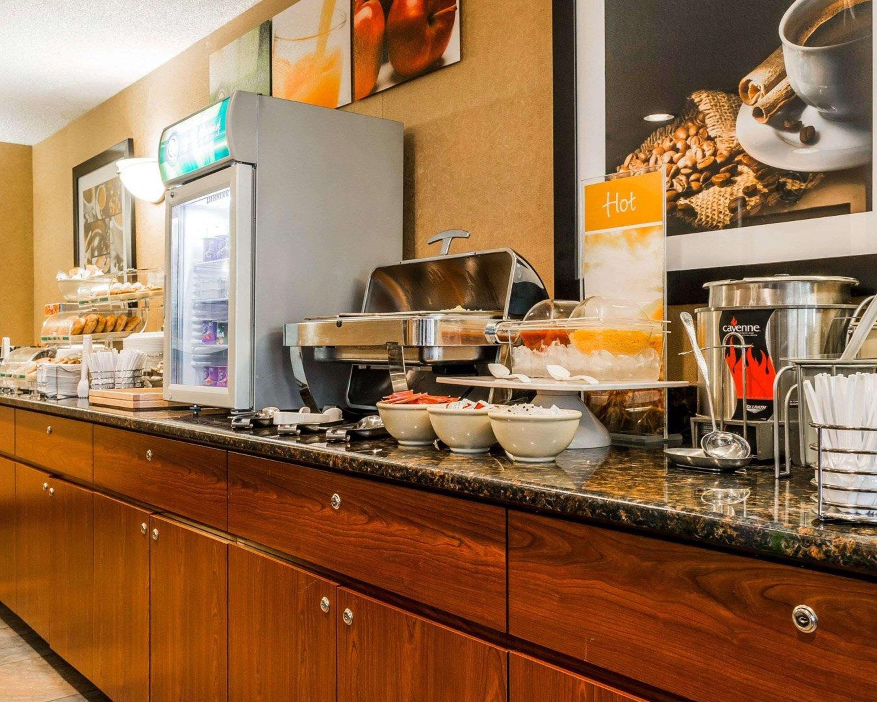 Quality Inn Auburn Hills - Detroit North Экстерьер фото